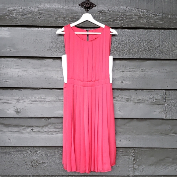 L'AGENCE Coral Red Pleated Midi Dress sz 4 No Tie - Picture 4 of 12
